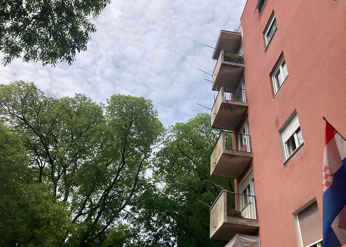 아파트 Zara 풀라