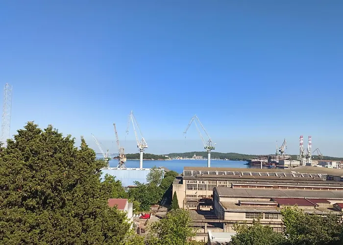 아파트 Zara 풀라